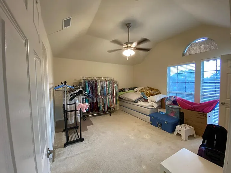 1012 Levant Ln — Photo 20