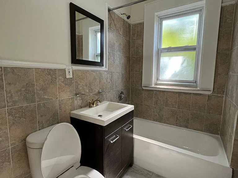 40 Lenox Ave — Photo 7