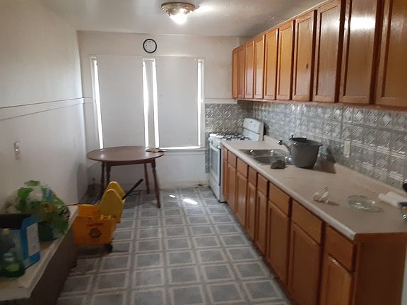 4th image of 1109 23rd Ave