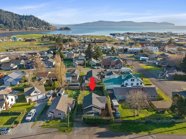 215 Cypress Ave, Garibaldi, OR 97118