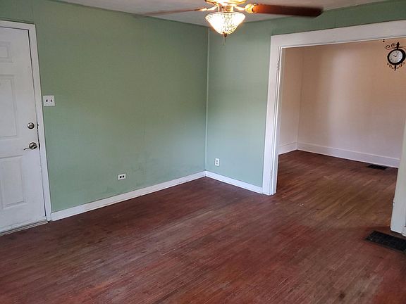 4th image of 811 N William St