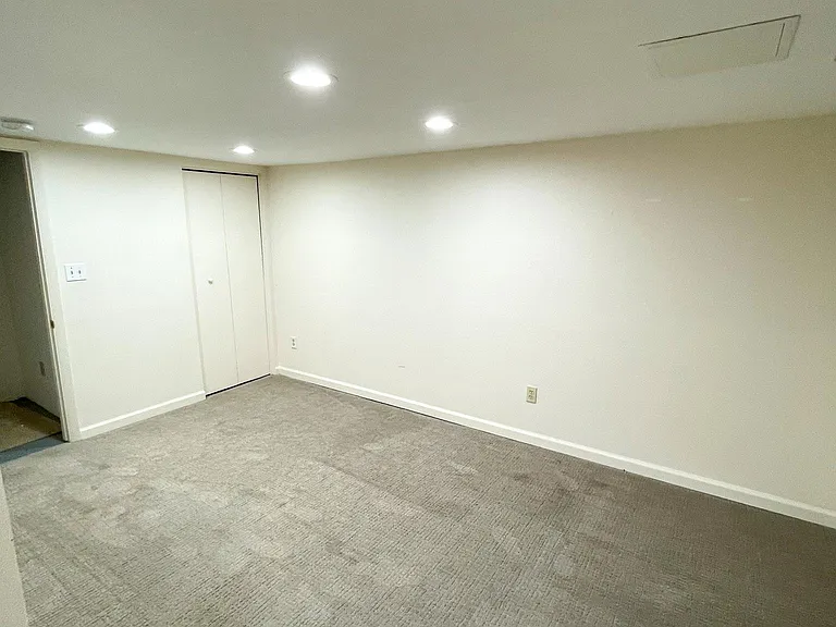 550 Marsh Ave — Photo 14