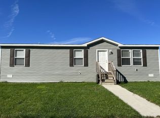 320 White Pine Dr, Davison, MI 48423