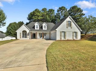 72 Pebble Creek Dr, Newnan, GA