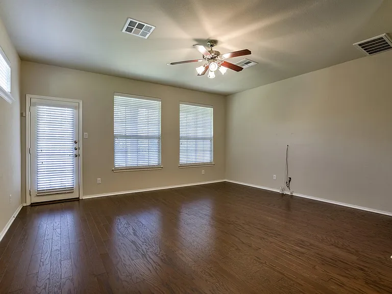 3101 Davis Ln #8002 — Photo 4