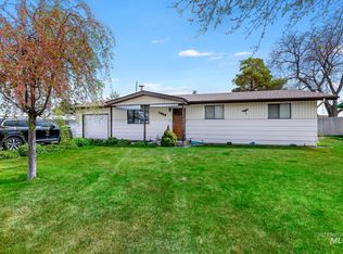 1055 S Adell Ave, Filer, ID 83328