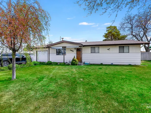 1055 S Adell Ave, Filer, ID 83328