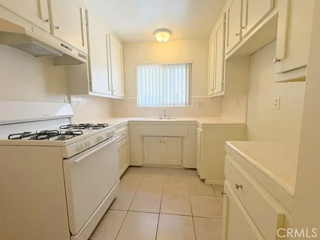 1026 W Granada Ct #2 — Photo 6