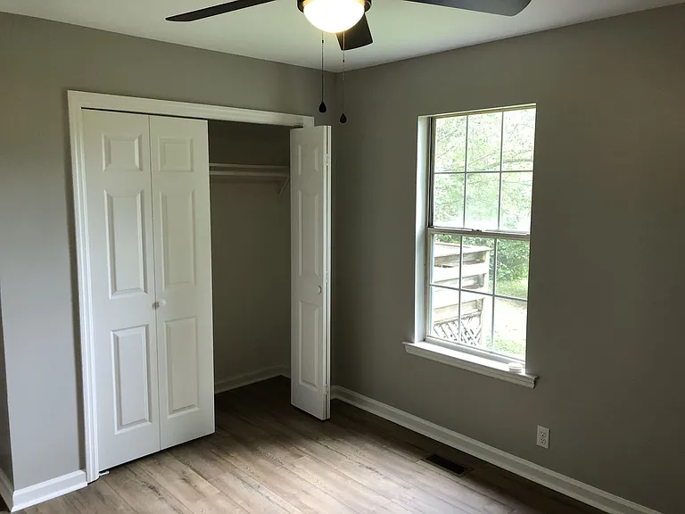 314 Castlewood Dr — Photo 17