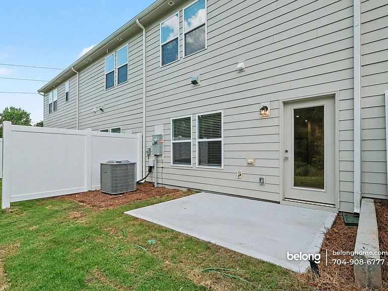 11912 Oak St — Photo 23