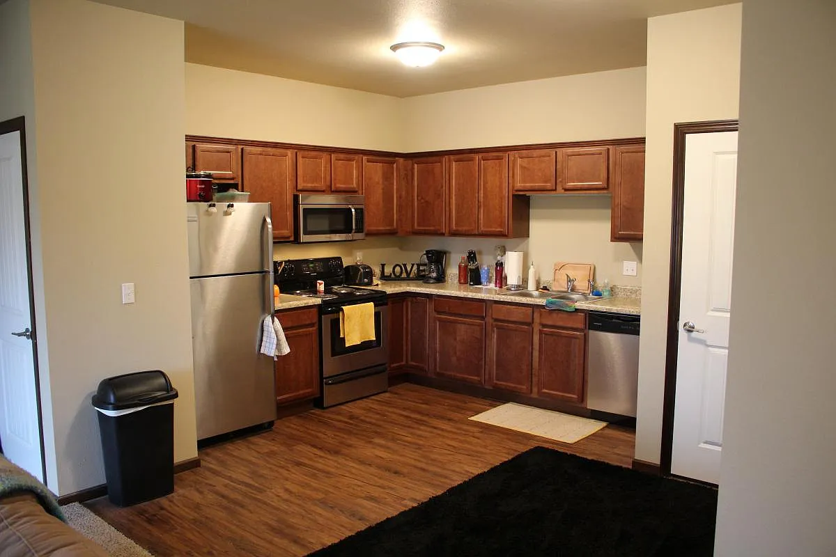 Kitchen & Dining rooms - 3735 Ravenwood Cir