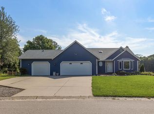 16526 Illinois Ave, Lakeville, MN 55044
