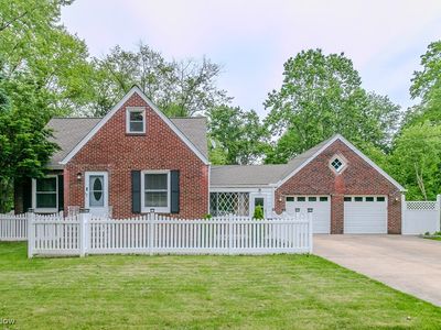 6363 Bonroi Dr, Seven Hills, OH, 44131