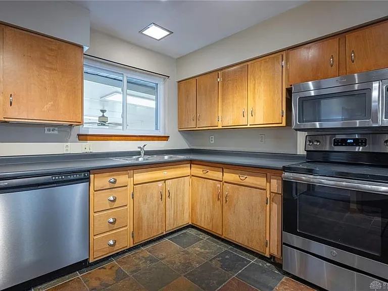 2309 Whitlock Pl — Photo 5