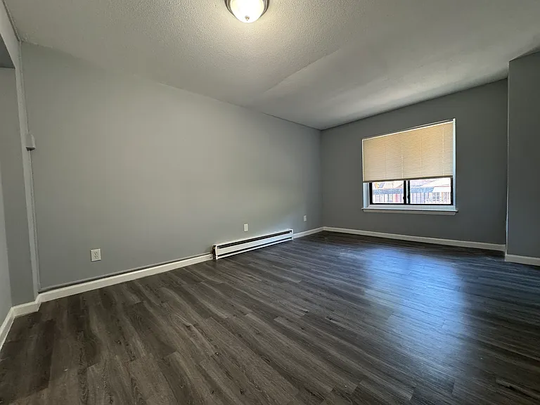 170-4G Hillside Ave — Photo 9