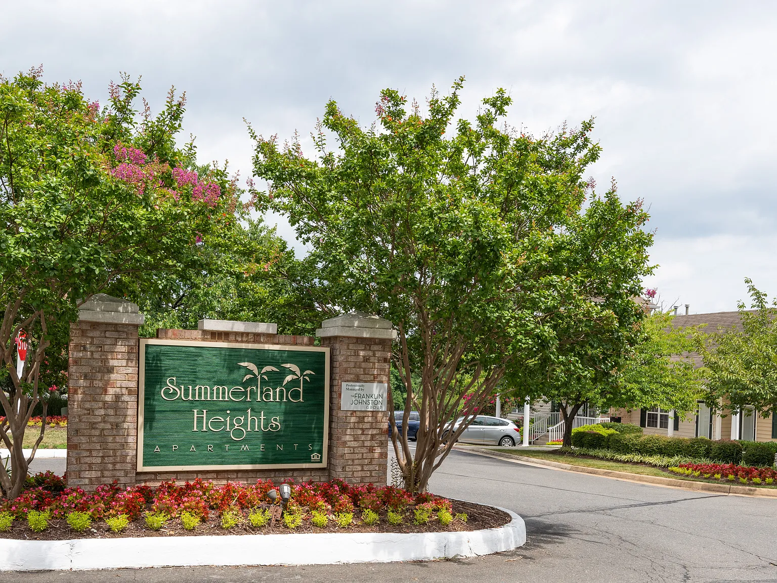 Summerland Heights Apartments — Photo 4