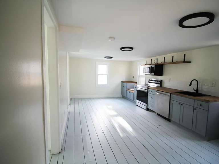 165 W Main St #2 — Photo 3