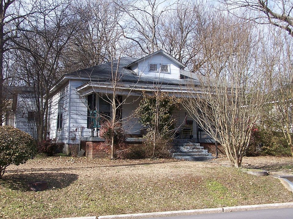 1st image of 405 College Ave NW