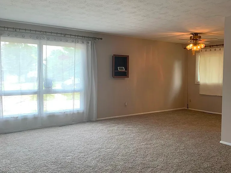 480 Haverhill Cir — Photo 8