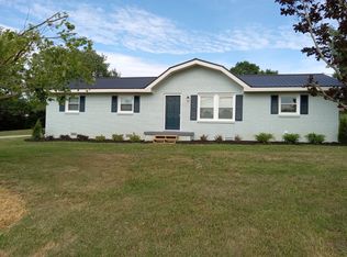 74 Parrish Ln, Mc Ewen, TN 37101