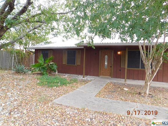 2nd image of 3904 Hilltop Dr