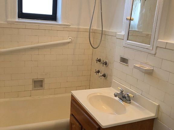 3rd image of 35-25 29th St #B4