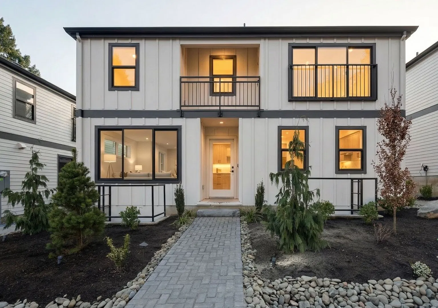 Modern Living in the Heart of Lake Oswego!! Stunning New 3BR 2.5BA — Photo 1