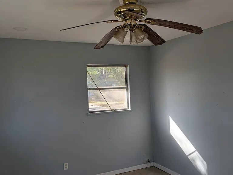 4910 Wales Dr — Photo 19