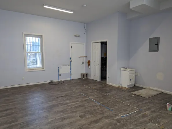 157 Martin Luther King Jr Drive image 2 of 4