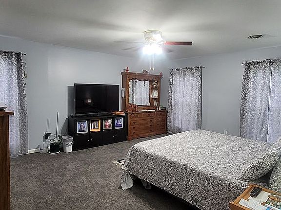 3rd image of 2645 Windwood Dr