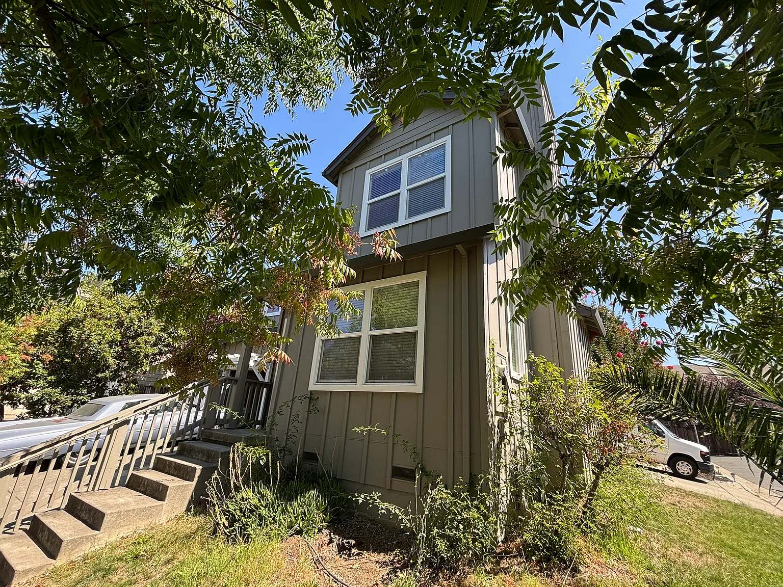 3 bed, 2.5 bath, 1300 sqft, $2,750 — Photo 2