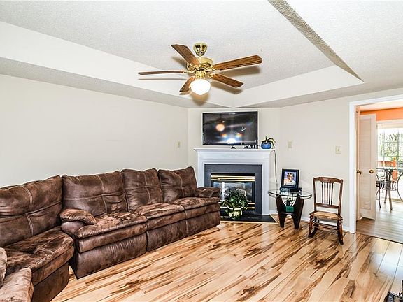 4th image of 6457 Goldenrod Ct