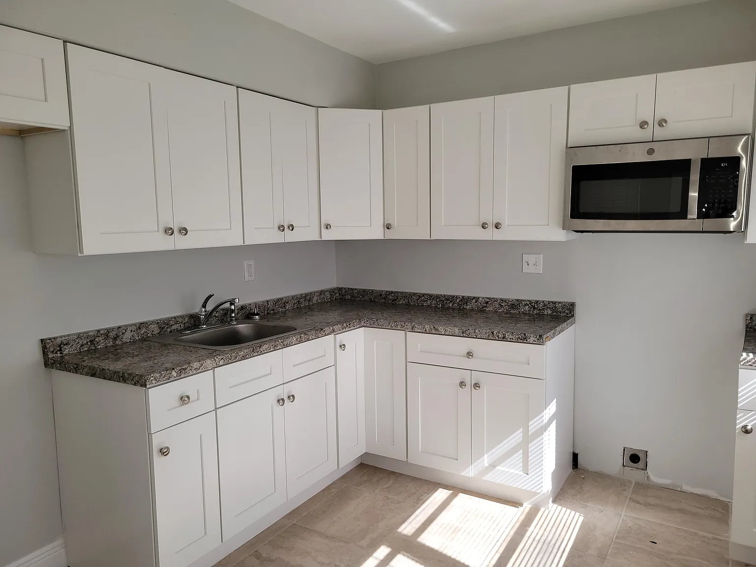 4 bed, 2.0 bath, 1768 sqft, $1,800 — Photo 4
