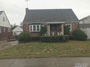 1016 Glen Dr, Franklin Square, NY 11010