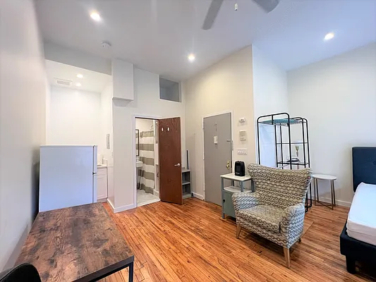 Rented by Oxford Property Group | media 8