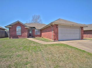204 Sunrise Dr, Yukon, OK 73099