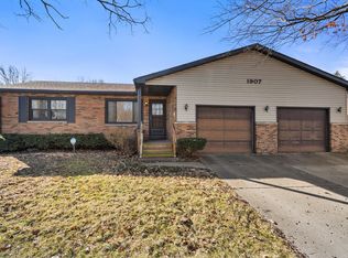 1907 W John St, Champaign, IL 61821