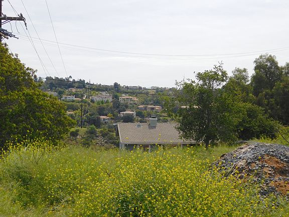 East view toward Peet Ln