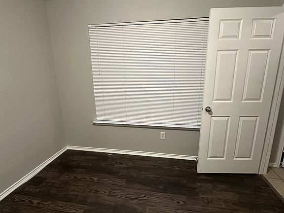 3rd image of 4311 Belmont Ave #1-1105