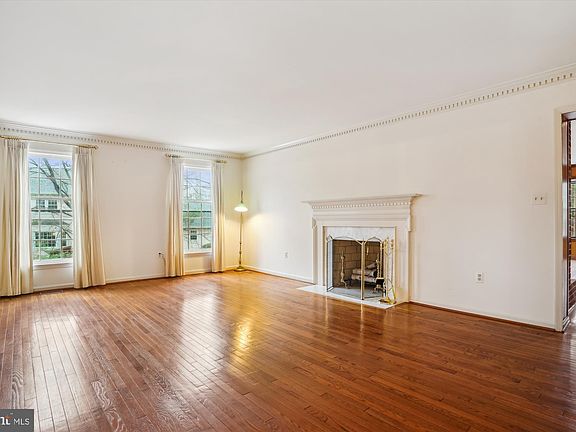 2nd image of 5850 Aspen Wood Ct