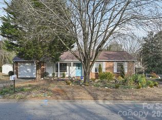 7633 Holly Hill Rd, Charlotte, NC 28227