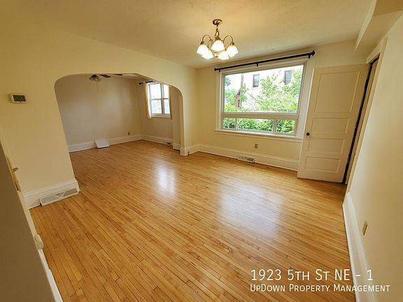 3rd image of 1923 5th St NE #1