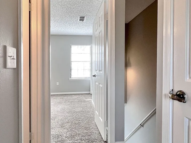 1870 Avenue Q SW — Photo 10