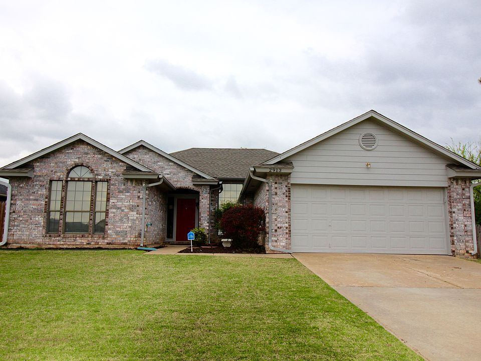 1st image of 2913 Redwood Dr