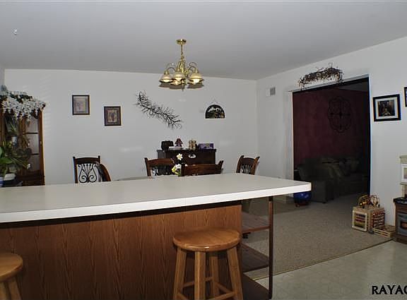 4th image of 1565 W Poplar Ter