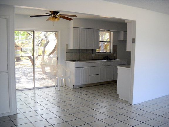 4th image of 1321 W Terrace Blvd
