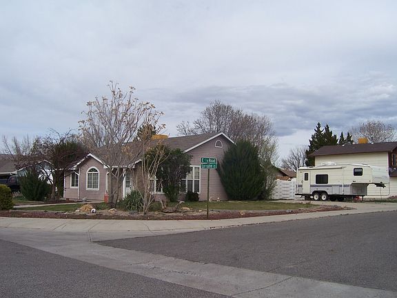 4th image of 528 Lorraine Ct