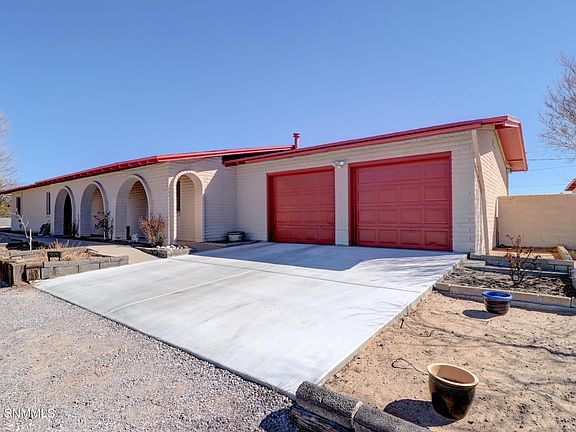 2nd image of 4020 Senna Dr