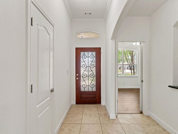 5th image of 417 Spyglass St