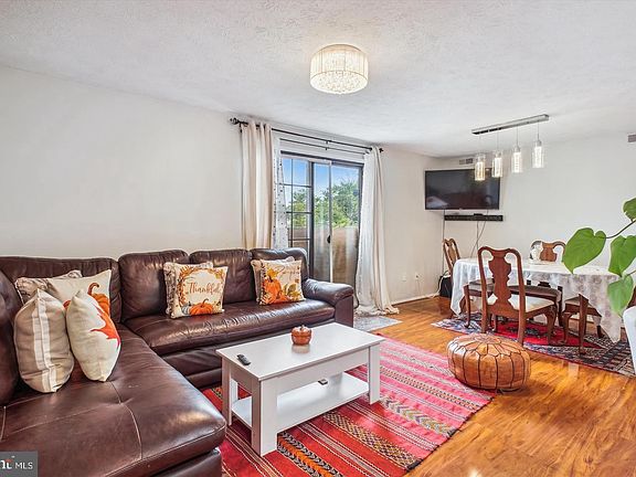 5th image of 8384 Brockham Dr Unit 29/84L